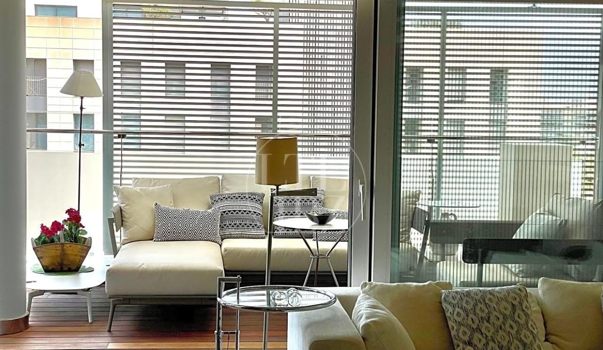 8e35a42c-0004009345.jpg