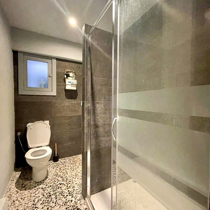 2b89887e-0004143986.jpg